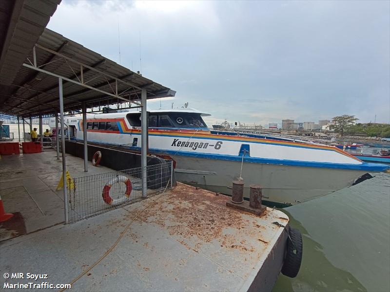 mv kenangan 6 (Passenger Ship) - IMO 9256004, MMSI 533686000, Call Sign 9MDA6 under the flag of Malaysia