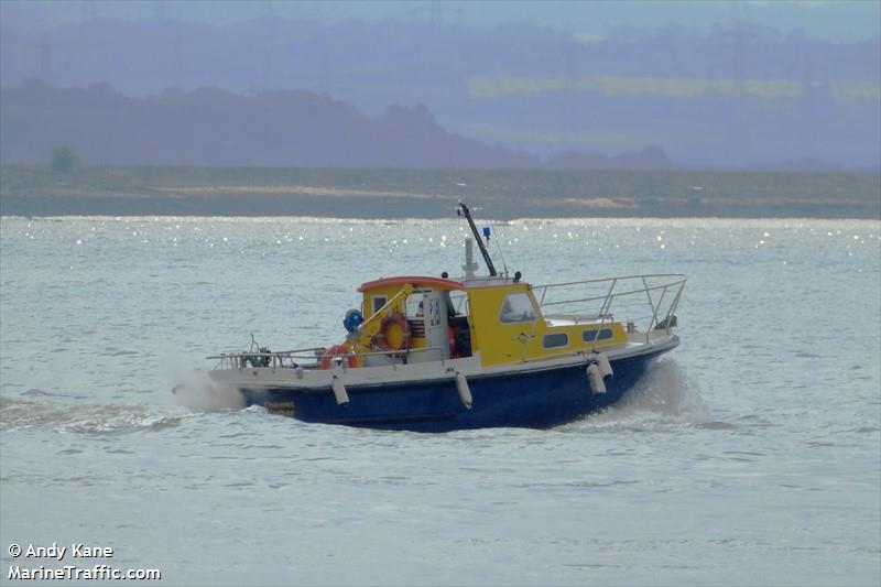 thames worker (Tug) - IMO , MMSI 232033777, Call Sign MITB5 under the flag of United Kingdom (UK)