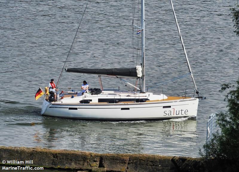 salute (Pleasure craft) - IMO , MMSI 211414540, Call Sign DF7839 under the flag of Germany