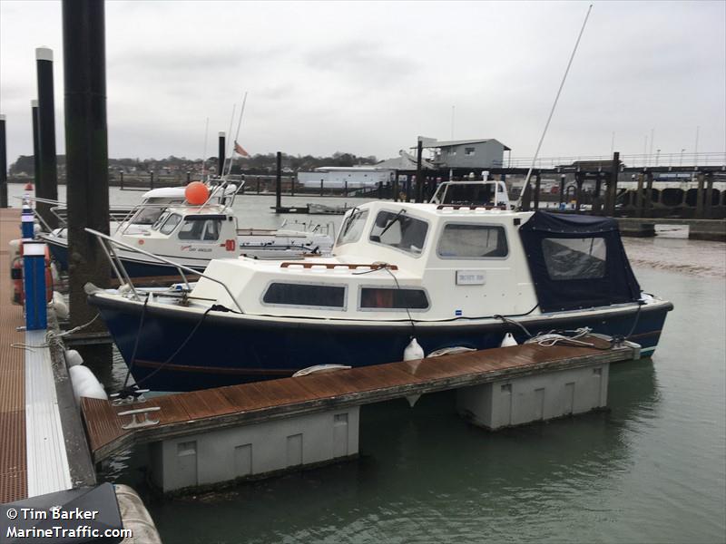 trusty too (Pleasure craft) - IMO , MMSI 235069165, Call Sign 2BTG4 under the flag of United Kingdom (UK)