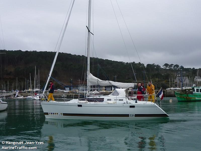 black pearl (Sailing vessel) - IMO , MMSI 227222530, Call Sign FGG8613 under the flag of France