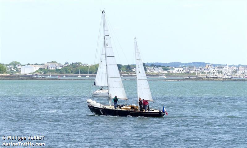 pen duick 2 solosail (Sailing vessel) - IMO , MMSI 227739940, Call Sign FV9957 under the flag of France