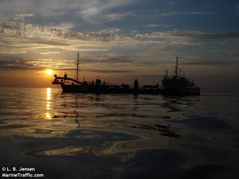 modi r (Hopper Dredger) - IMO 8876091, MMSI 219963000, Call Sign OWZF2 under the flag of Denmark