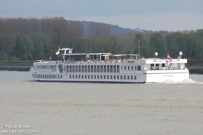 the b (WIG) - IMO , MMSI 244070771, Call Sign PD6931 under the flag of Netherlands