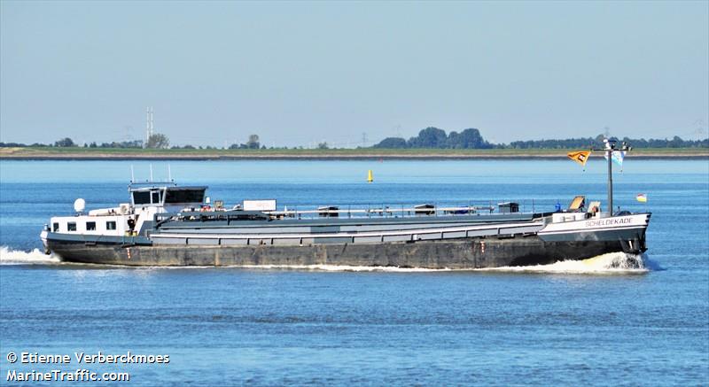 leli (Cargo ship) - IMO , MMSI 244150935, Call Sign PG9701 under the flag of Netherlands