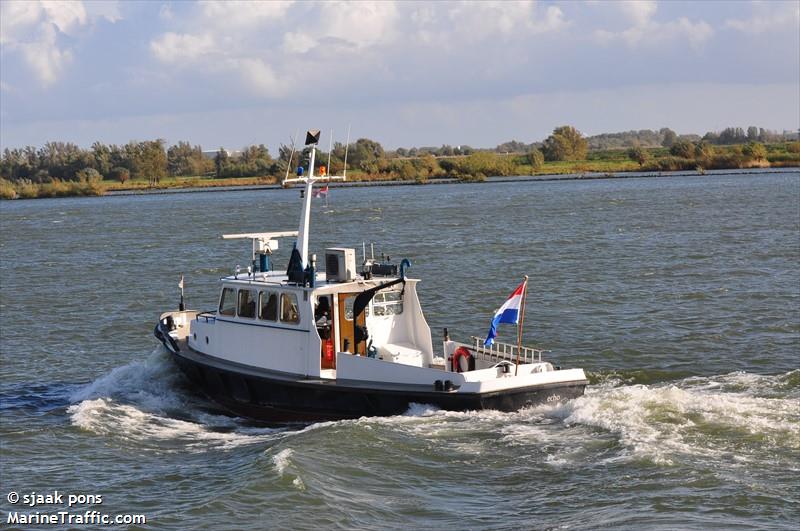 echo (Tug) - IMO , MMSI 244170814, Call Sign PE9182 under the flag of Netherlands