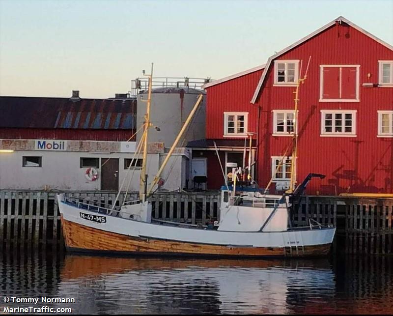 roetnesboeen (Fishing vessel) - IMO , MMSI 257292620, Call Sign LM5463 under the flag of Norway