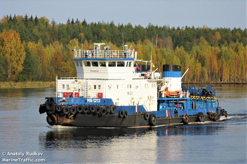 mb-1213 (Tug) - IMO 8987022, MMSI 273448630, Call Sign UFEZ under the flag of Russia