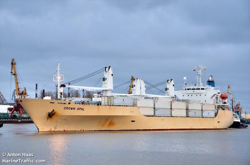 crown opal (Refrigerated Cargo Ship) - IMO 9128063, MMSI 311000801, Call Sign C6DW4 under the flag of Bahamas
