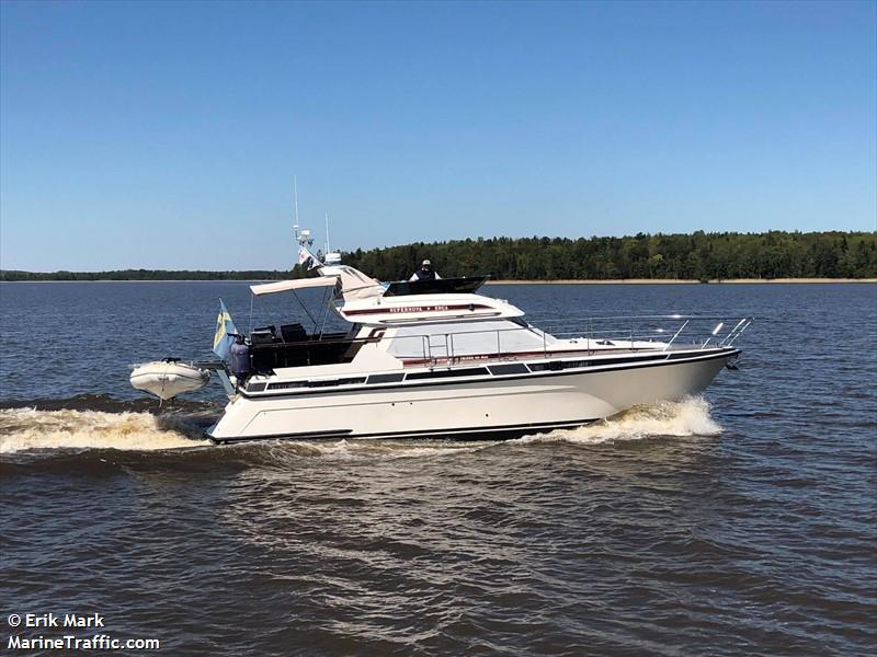 supernova (Pleasure craft) - IMO , MMSI 265017450, Call Sign SF9685 under the flag of Sweden