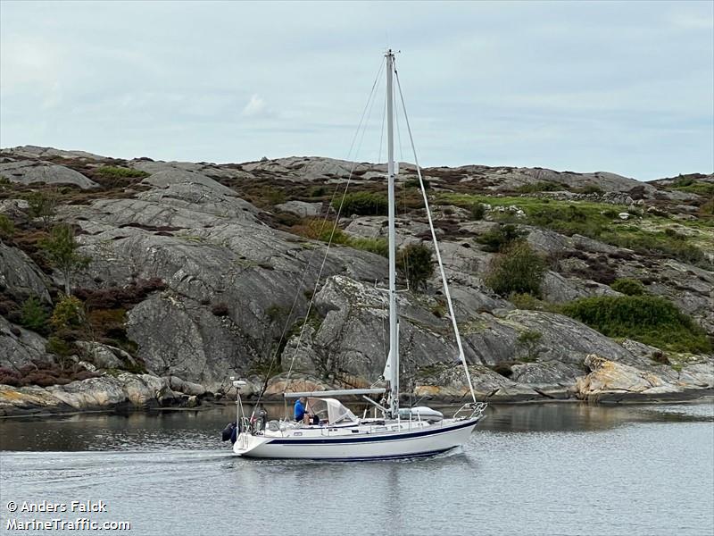 keep left (Pleasure craft) - IMO , MMSI 265620310, Call Sign SD4054 under the flag of Sweden