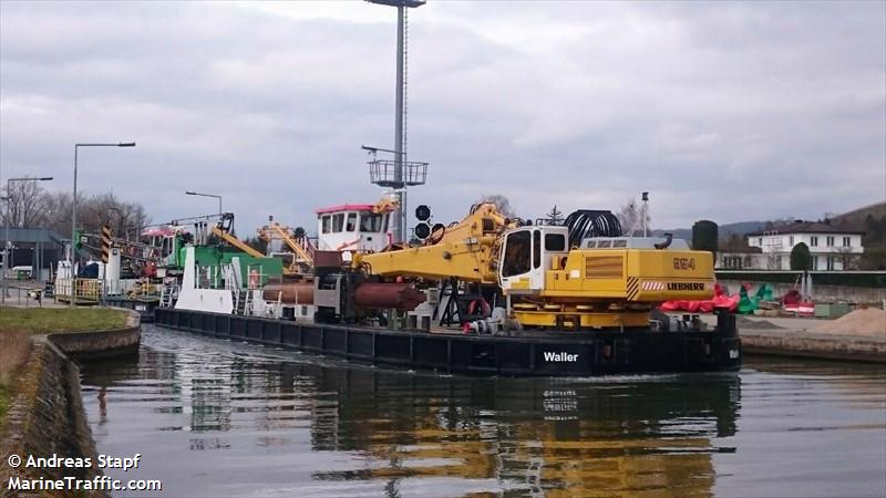 waller (Dredging or UW ops) - IMO , MMSI 211661120, Call Sign DA5658 under the flag of Germany