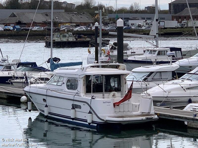 sull acqua (Pleasure craft) - IMO , MMSI 232017868, Call Sign MDUM5 under the flag of United Kingdom (UK)