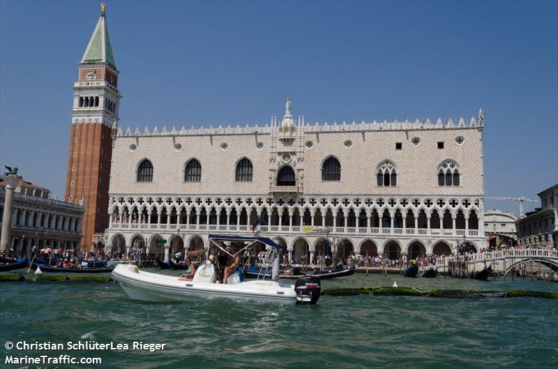 season (Pleasure craft) - IMO , MMSI 211735170, Call Sign DH9218 under the flag of Germany