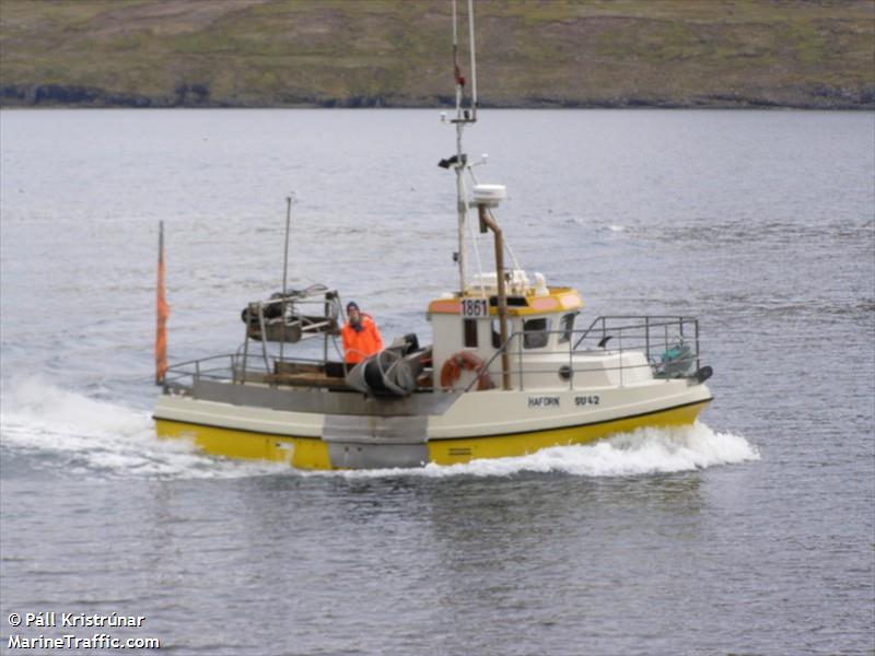 haforn su-42 (-) - IMO , MMSI 251584440, Call Sign   1861 under the flag of Iceland