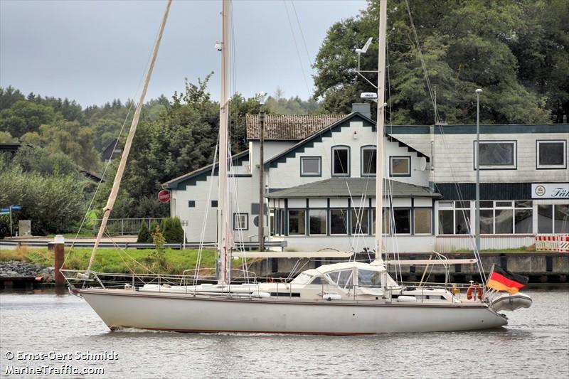 coque en re (Sailing vessel) - IMO , MMSI 211308880, Call Sign DK4205 under the flag of Germany