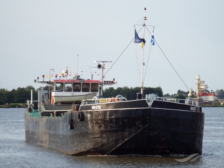 hh 212 (Dredging or UW ops) - IMO , MMSI 211529540, Call Sign DC5001 under the flag of Germany