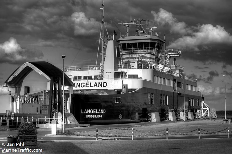 langeland (Passenger/Ro-Ro Cargo Ship) - IMO 9596428, MMSI 219016938, Call Sign OZCU under the flag of Denmark