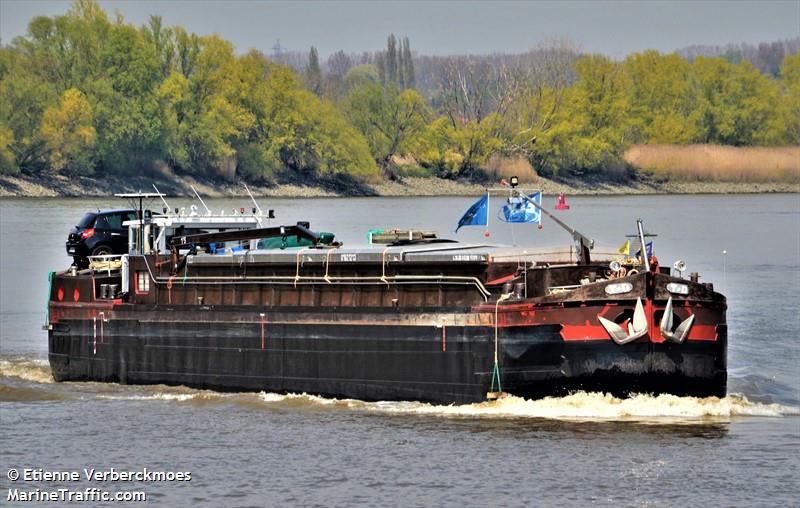 td (Cargo ship) - IMO , MMSI 226001680, Call Sign FM5054 under the flag of France