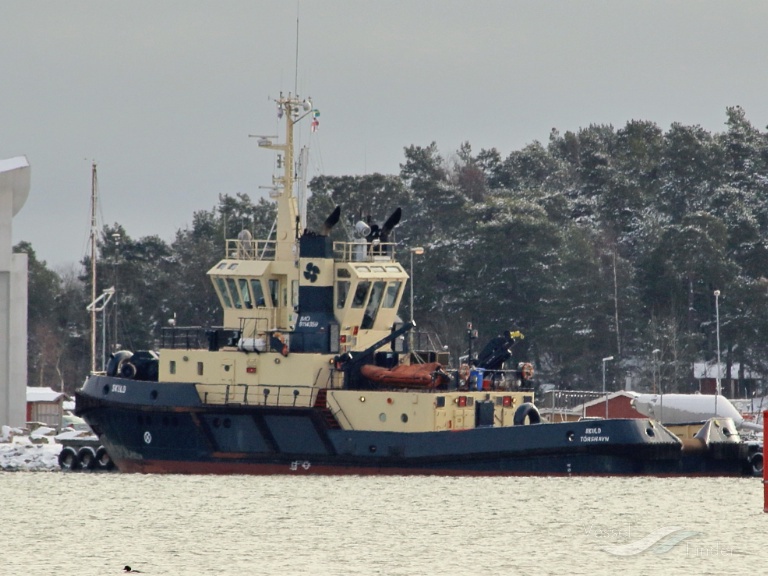 skuld (Tug) - IMO 9114359, MMSI 231849000, Call Sign OZ2143 under the flag of Faeroe Islands