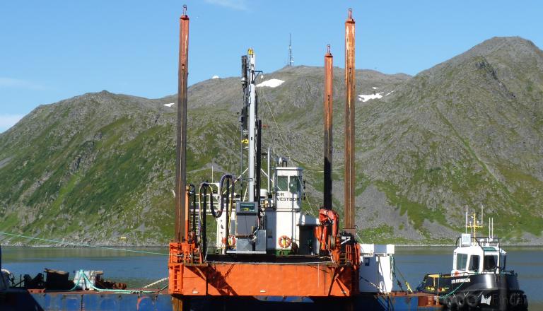 vestbor (Dredging or UW ops) - IMO , MMSI 257122600, Call Sign LM2653 under the flag of Norway