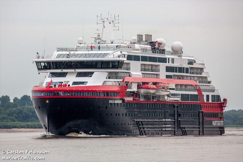 roald amundsen (Passenger (Cruise) Ship) - IMO 9813072, MMSI 257425000, Call Sign LAZP7 under the flag of Norway
