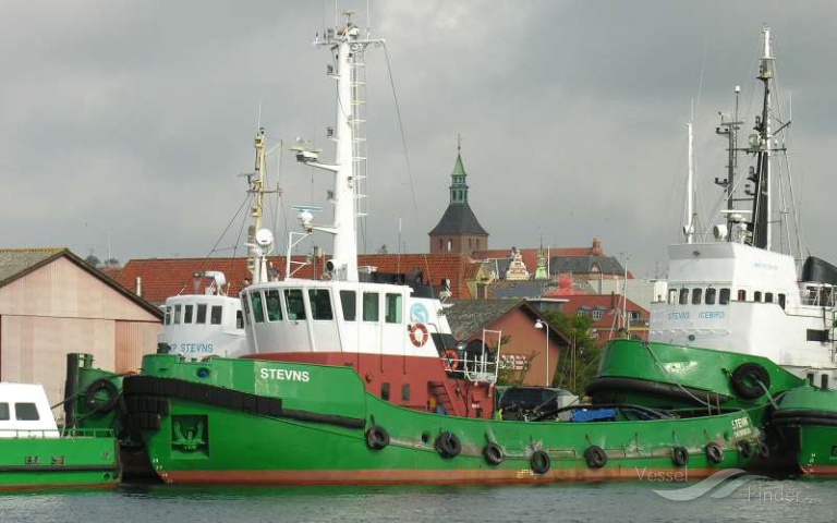 polar endeavour (Tug) - IMO 7533367, MMSI 331833000, Call Sign OXUH under the flag of Greenland