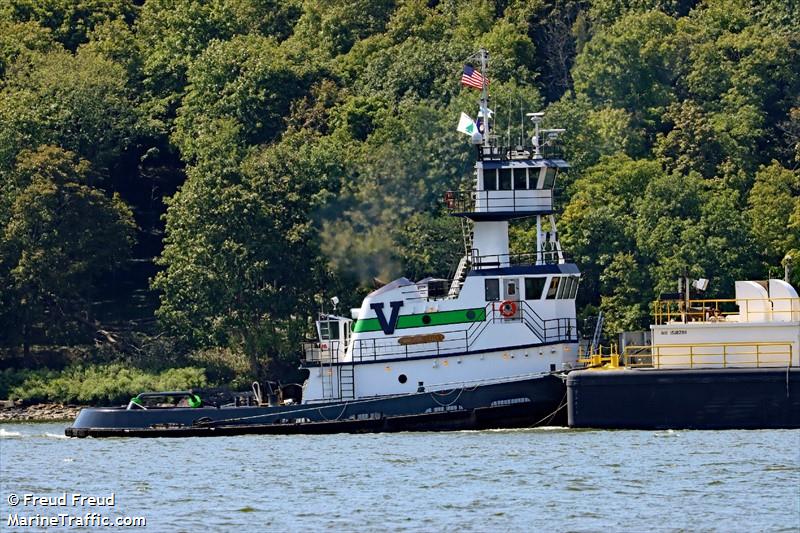 hunting creek (Pusher Tug) - IMO 9569475, MMSI 367506050, Call Sign WDF9526 under the flag of United States (USA)