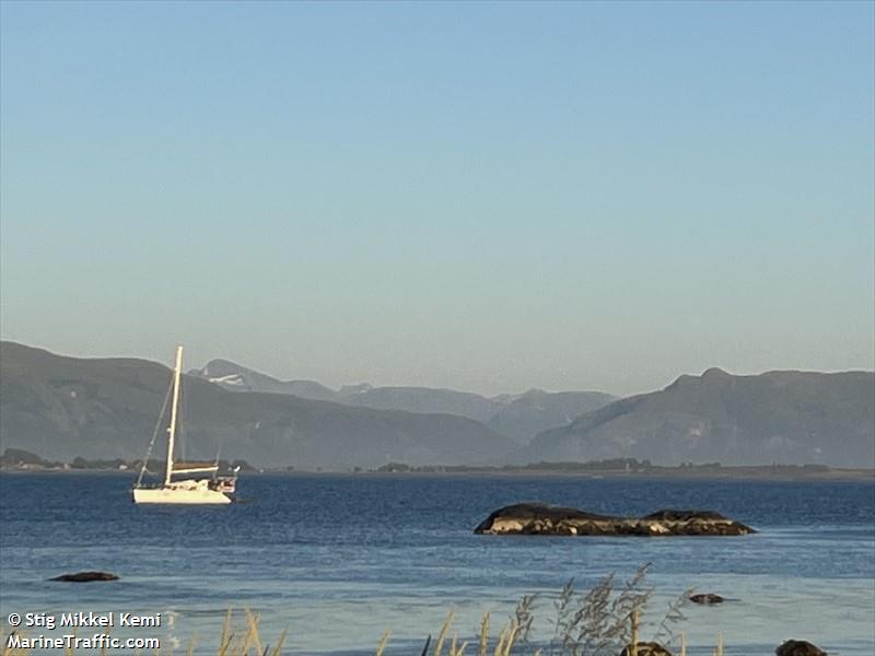 catamaran milos (-) - IMO , MMSI 211614350, Call Sign XPD9025 under the flag of Germany