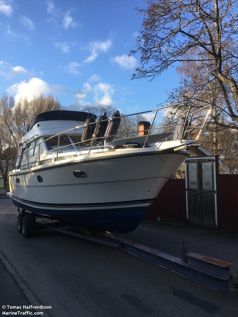 amarone (Sailing vessel) - IMO , MMSI 265613090, Call Sign SB2720 under the flag of Sweden