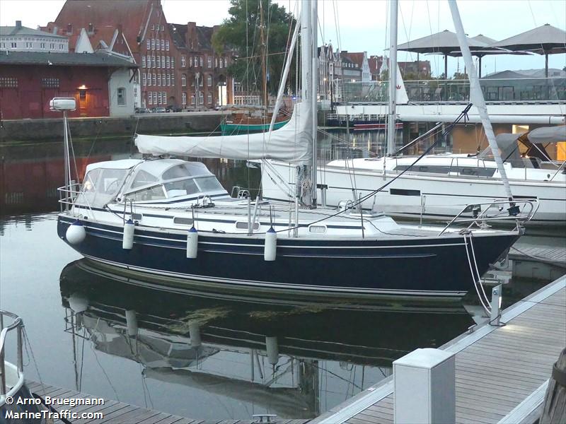 songlines (Sailing vessel) - IMO , MMSI 211333540, Call Sign DB9935 under the flag of Germany