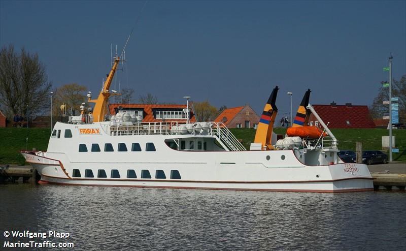 frisia x (Passenger ship) - IMO 7222308, MMSI 211219330, Call Sign DCNB under the flag of Germany