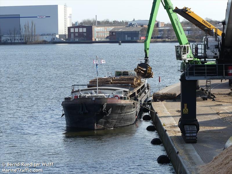 ferdinand (Cargo ship) - IMO , MMSI 211504140, Call Sign DH3804 under the flag of Germany