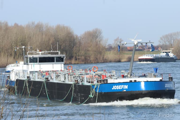 josefin (Tanker) - IMO , MMSI 211522820, Call Sign DF6561 under the flag of Germany