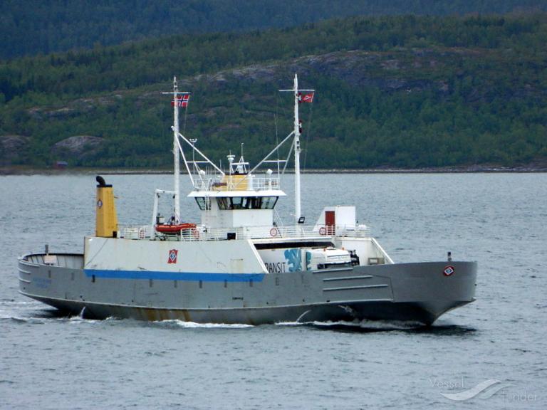 bjarkoy (Passenger/Ro-Ro Cargo Ship) - IMO 7804986, MMSI 257059800, Call Sign LIIJ under the flag of Norway