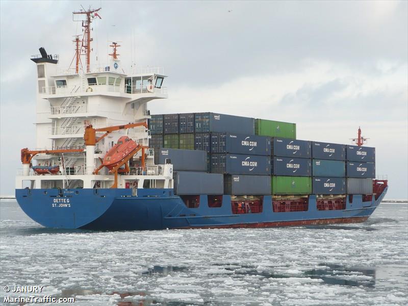 northern defender (Container Ship) - IMO 9329643, MMSI 304939000, Call Sign V2HG6 under the flag of Antigua & Barbuda