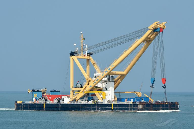 taklift 7 (Crane Ship) - IMO 7829273, MMSI 563059800, Call Sign 9V5835 under the flag of Singapore
