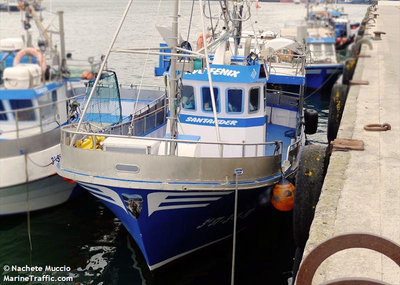 ave fenix (Fishing vessel) - IMO , MMSI 224229960, Call Sign 155825 under the flag of Spain