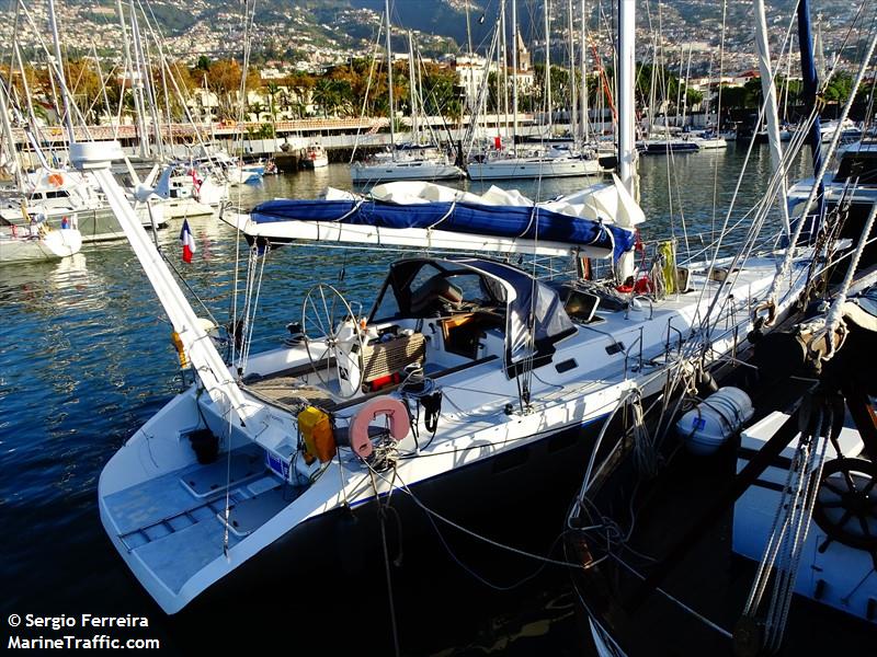 zoe (Sailing vessel) - IMO , MMSI 227374180, Call Sign FW5260 under the flag of France
