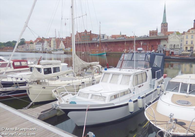 navis (Pleasure craft) - IMO , MMSI 211812480, Call Sign DF7734 under the flag of Germany