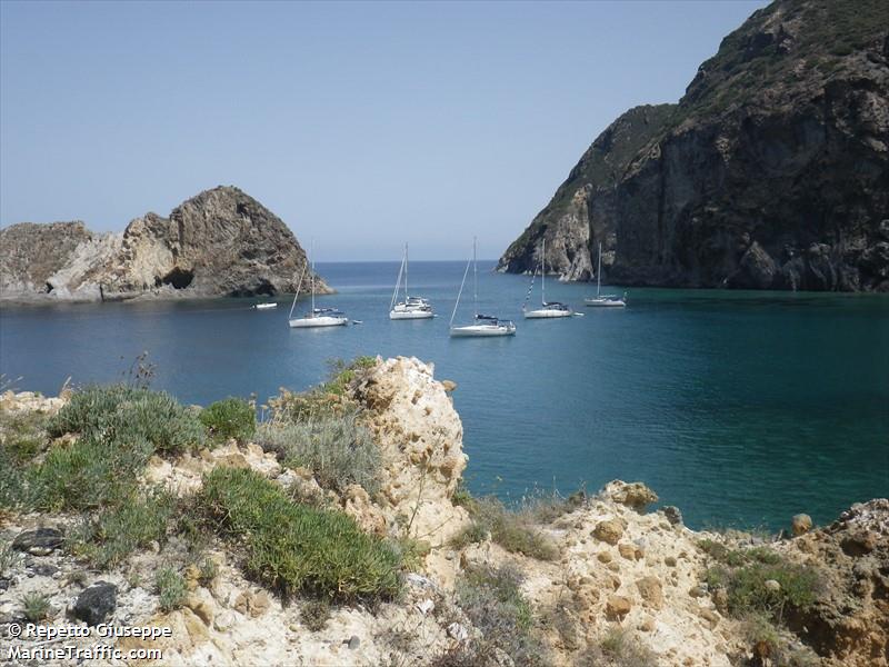 markab (Sailing vessel) - IMO , MMSI 227770760, Call Sign FGF9306 under the flag of France