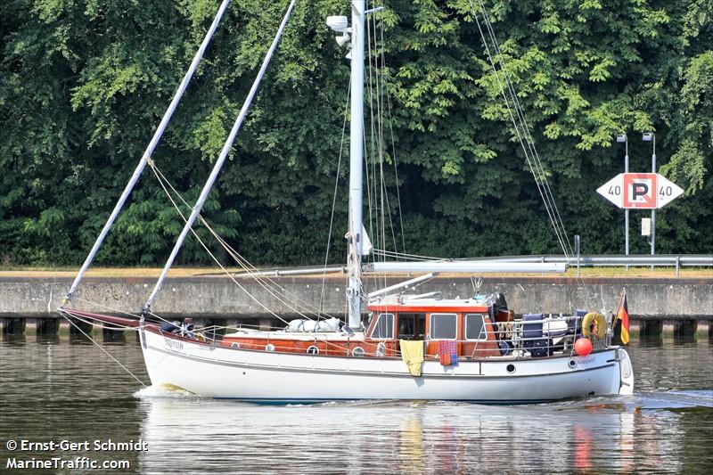 triton (Pleasure craft) - IMO , MMSI 211411280, Call Sign DD2217 under the flag of Germany