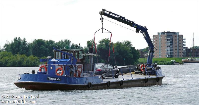 thijs jr (Dredging or UW ops) - IMO , MMSI 211631370, Call Sign DC5308 under the flag of Germany