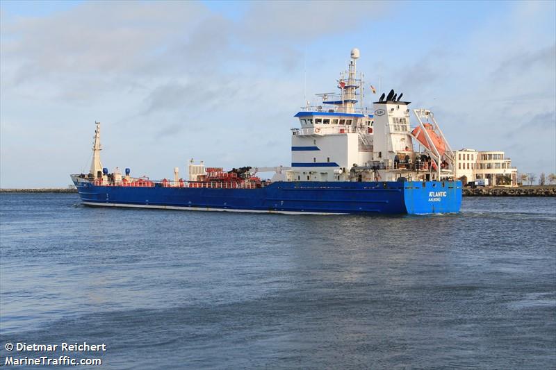 atlantic (Chemical/Oil Products Tanker) - IMO 9268186, MMSI 219252000, Call Sign OZGL under the flag of Denmark