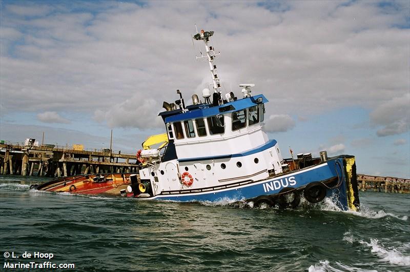 mts indus (Tug) - IMO 8884830, MMSI 235068328, Call Sign 2BPZ8 under the flag of United Kingdom (UK)