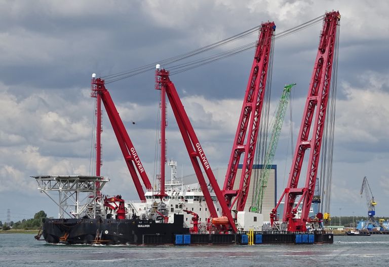 gulliver (Crane Ship) - IMO 9774094, MMSI 253213000, Call Sign LXGK under the flag of Luxembourg