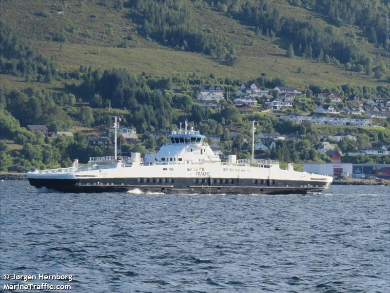 giskoey (Passenger/Ro-Ro Cargo Ship) - IMO 9832303, MMSI 257054910, Call Sign LFES under the flag of Norway