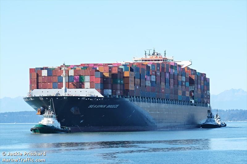 seaspan breeze (Container Ship) - IMO 9685358, MMSI 477127900, Call Sign VRNL8 under the flag of Hong Kong