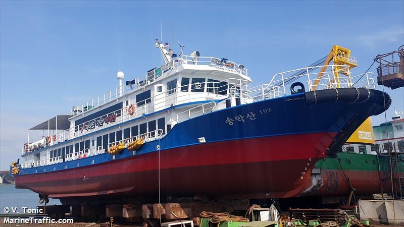 songaksan102 (Passenger ship) - IMO , MMSI 440129910 under the flag of Korea
