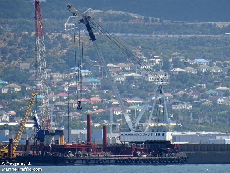 gurzuf (Crane Ship) - IMO 8728581, MMSI 273343130, Call Sign UBWL9 under the flag of Russia